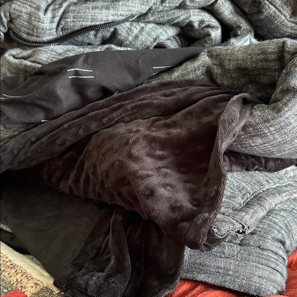 Beddy’s Oliver Luxe Bedding KING - Picture 2 of 3